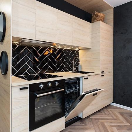 Loft Style Apartments Opienskiego With Parking By Noclegi Renters Poznan Exterior foto
