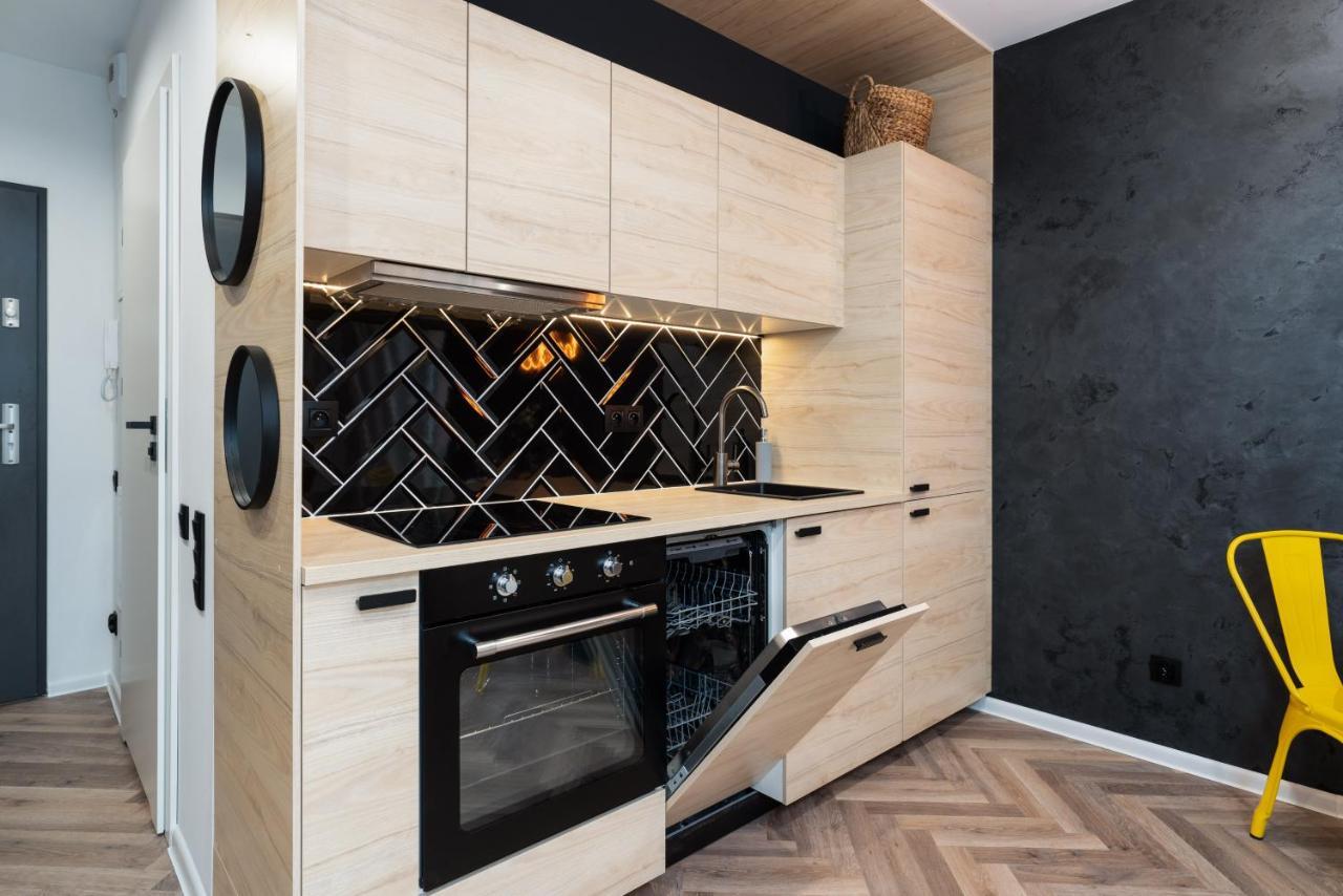 Loft Style Apartments Opienskiego With Parking By Noclegi Renters Poznan Exterior foto